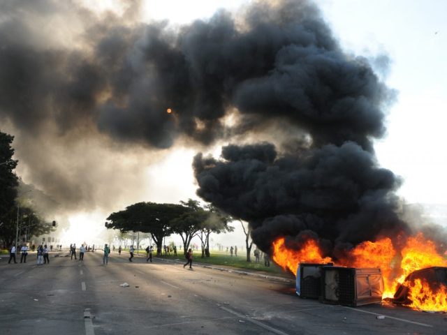 Fogueira dos direitos trabalhistas