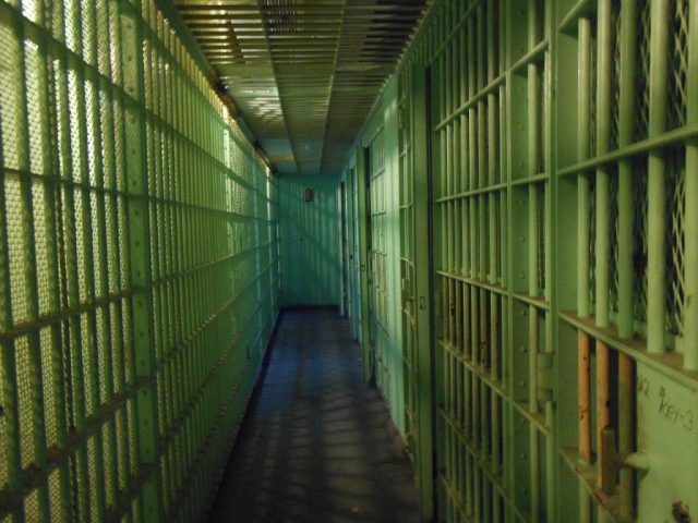 Transformar escolas do crime em casas de recuperação