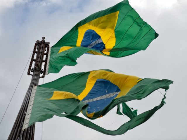 Independente e submisso