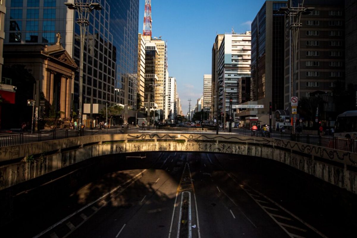 Brasil, após década perdida, só poderá recuperar economicamente depois da vacinação