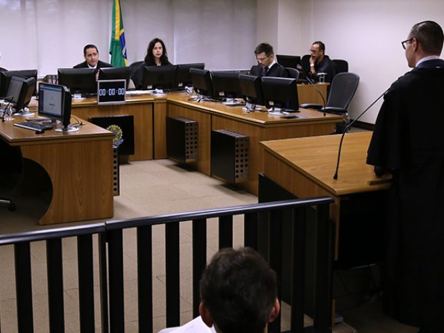 Os lamentos de revisões judiciais não podem impedir a supressão de decisões injustas
