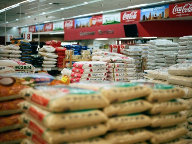 O vírus mata e sem saúde pública eficiente a economia paralisa