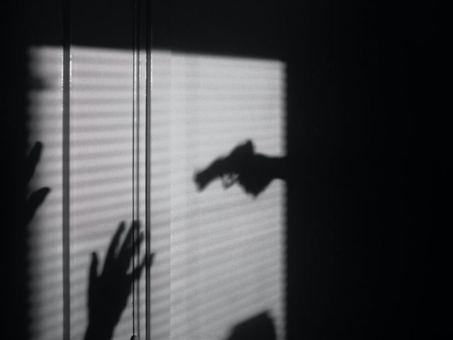 Stalking: perseguição obsessiva agora é crime