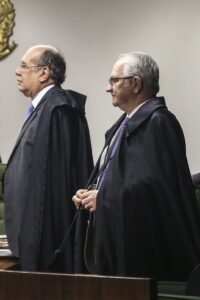 Leia mais sobre o artigo STF segue voto de relator, Gilmar Mendes, e permite vedação de cultos, missas e atividades religiosas coletivas