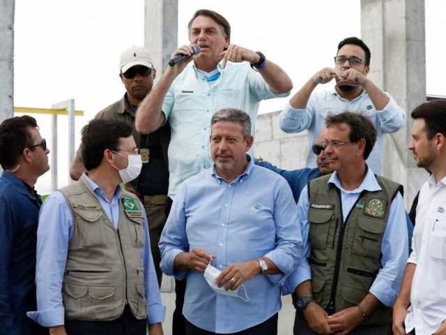 A aclamação e destruição de opções políticas convenientes