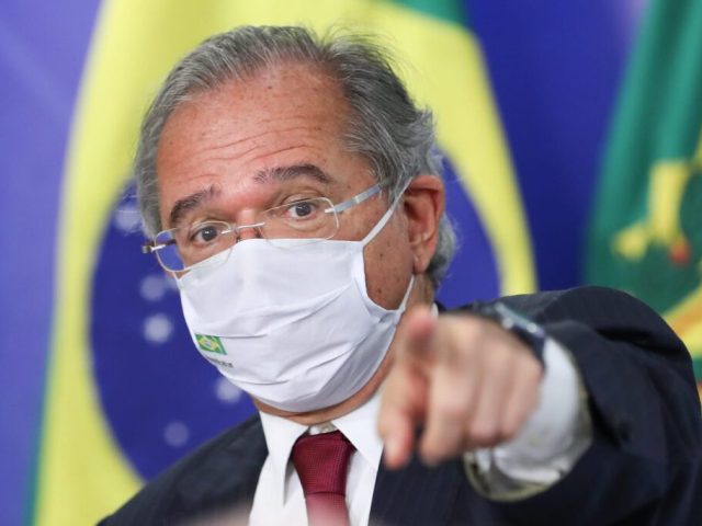 Poucos com cofres cheios, muitos com panelas vazias