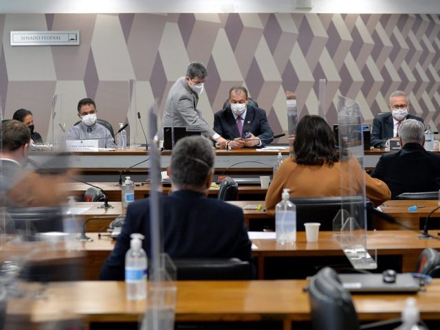 Juristas apontam à CPI da Covid-19 responsabilidade de Jair Bolsonaro