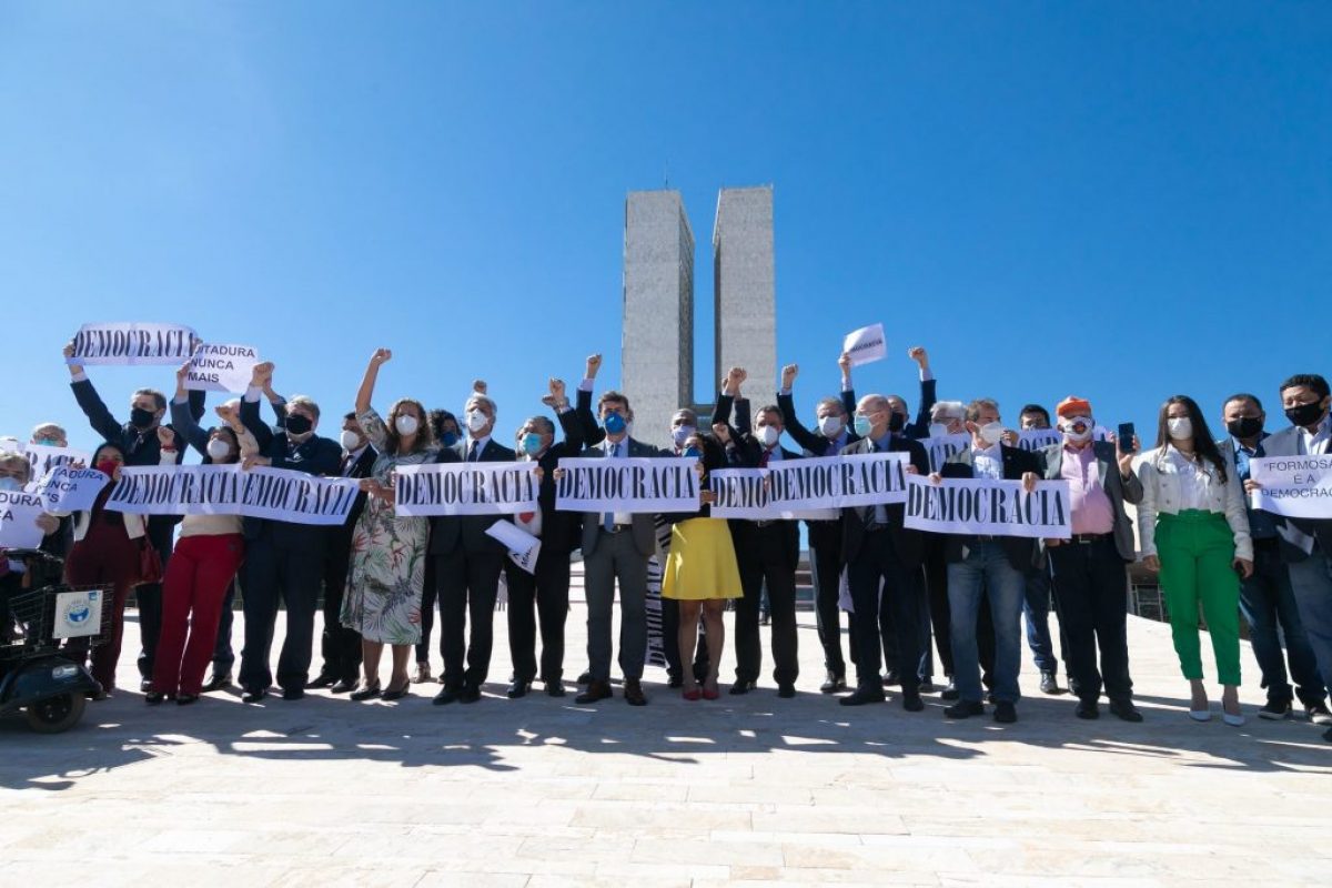 HRW aponta ameaças aos pilares da democracia brasileira