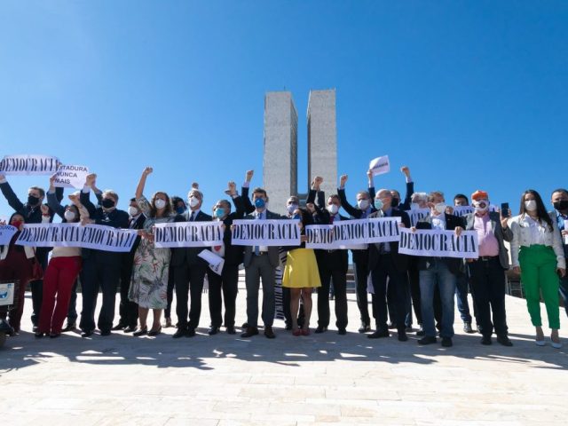HRW aponta ameaças aos pilares da democracia brasileira