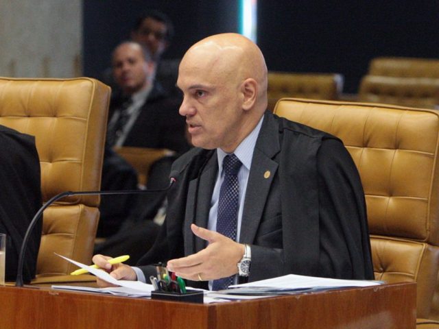 Discursos antidemocráticos nas manifestações pacíficas