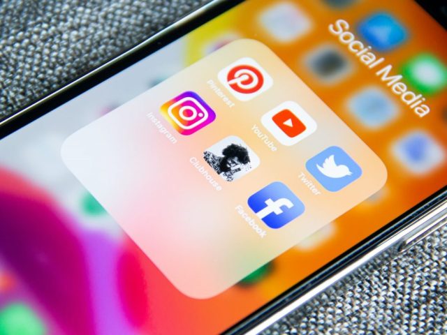 Apagão digital mostra dependência mundial de aplicações do Facebook