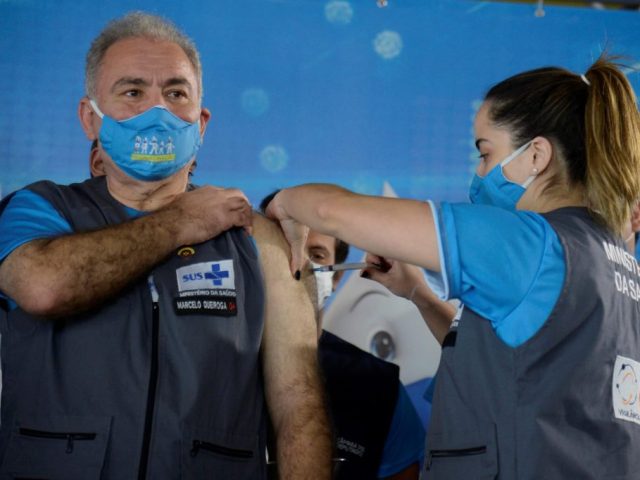 Portaria exige apresentação de comprovante de vacina e quarentena dos não vacinados