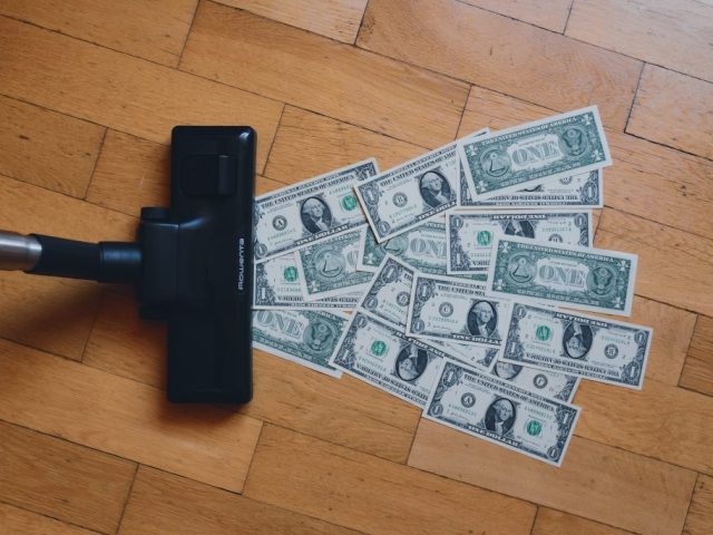 Inflação gera efeito do “preço a lápis”, disparada dos juros e alteração de hábitos