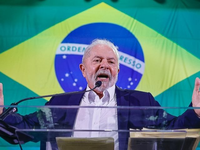 Lula ressurge e mostra sua força política