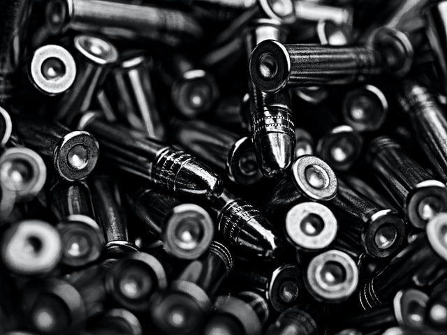 Governo atua para adotar no Brasil modelo americano de uso de armas