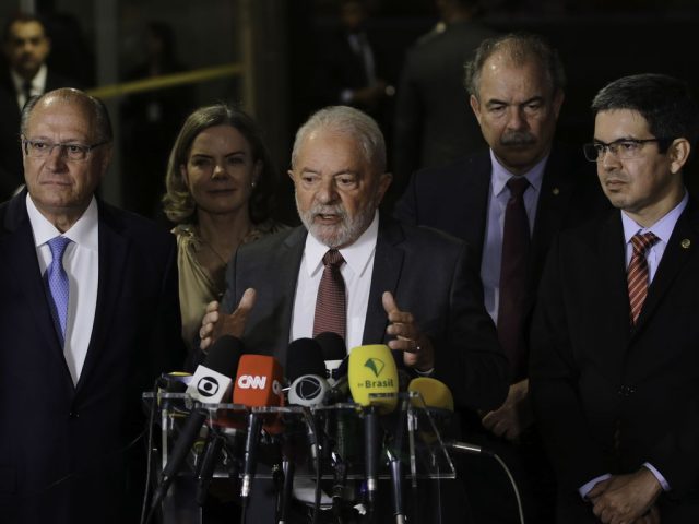 As lições do Cercadinho para o futuro presidente