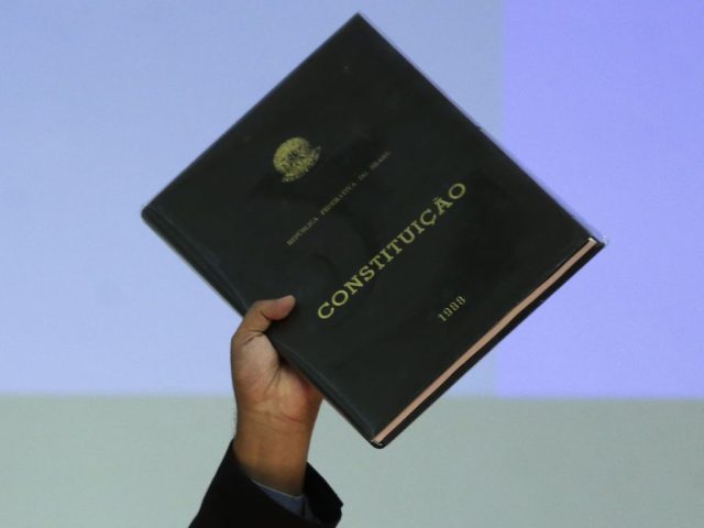 Polícia Federal deflagra primeira fase da Operação Lesa Pátria