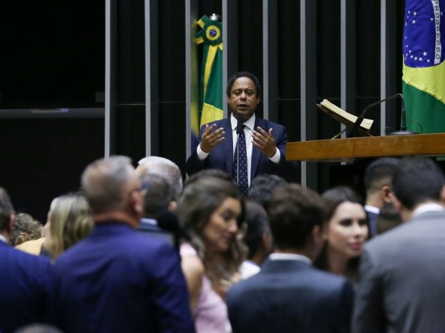 Estados tentam regular Redes para serem Sociais