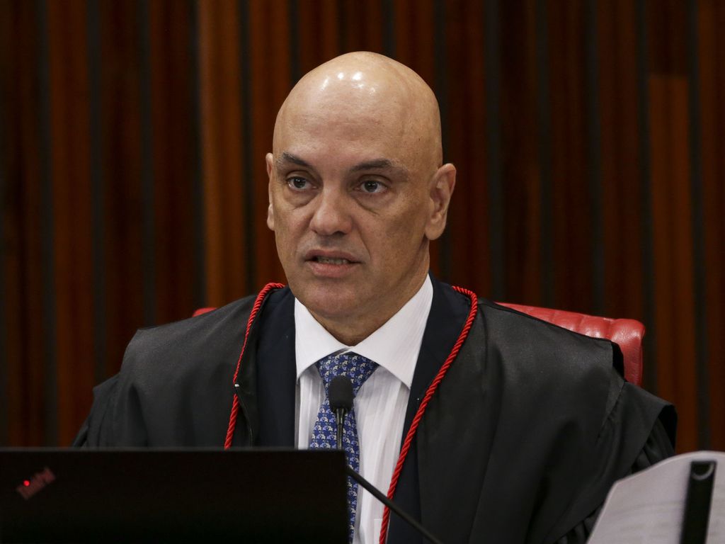 No momento, você está visualizando TSE considera ex-Presidente inelegível por ter cometido abuso de poder