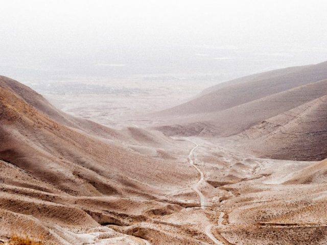Crise no Oriente Médio: ataque surpresa do Hamas desencadeia escalada de violência