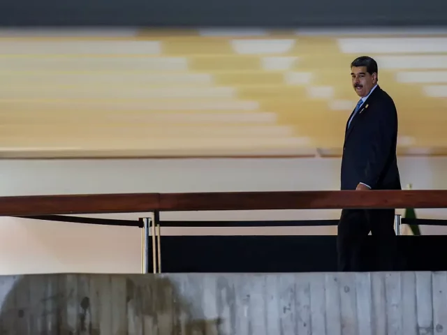 A Venezuela sob o Chavismo e o Madurismo: Uma análise do controle político e econômico
