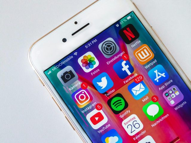 Redes sociais não são território sem lei: A necessidade de regulamentação do Ambiente Digital