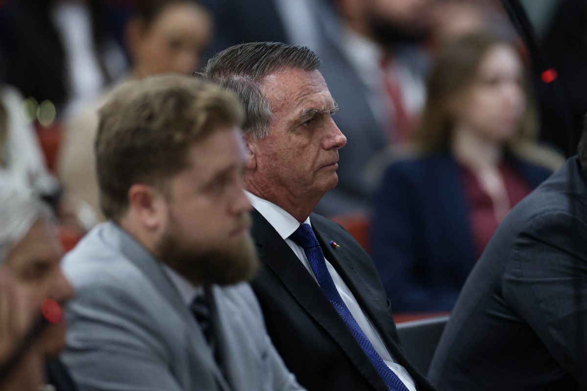 Bolsonaro diante do STF: do confronto ao recuo