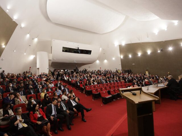 Código de conduta ou cumprimento das regras já existentes?