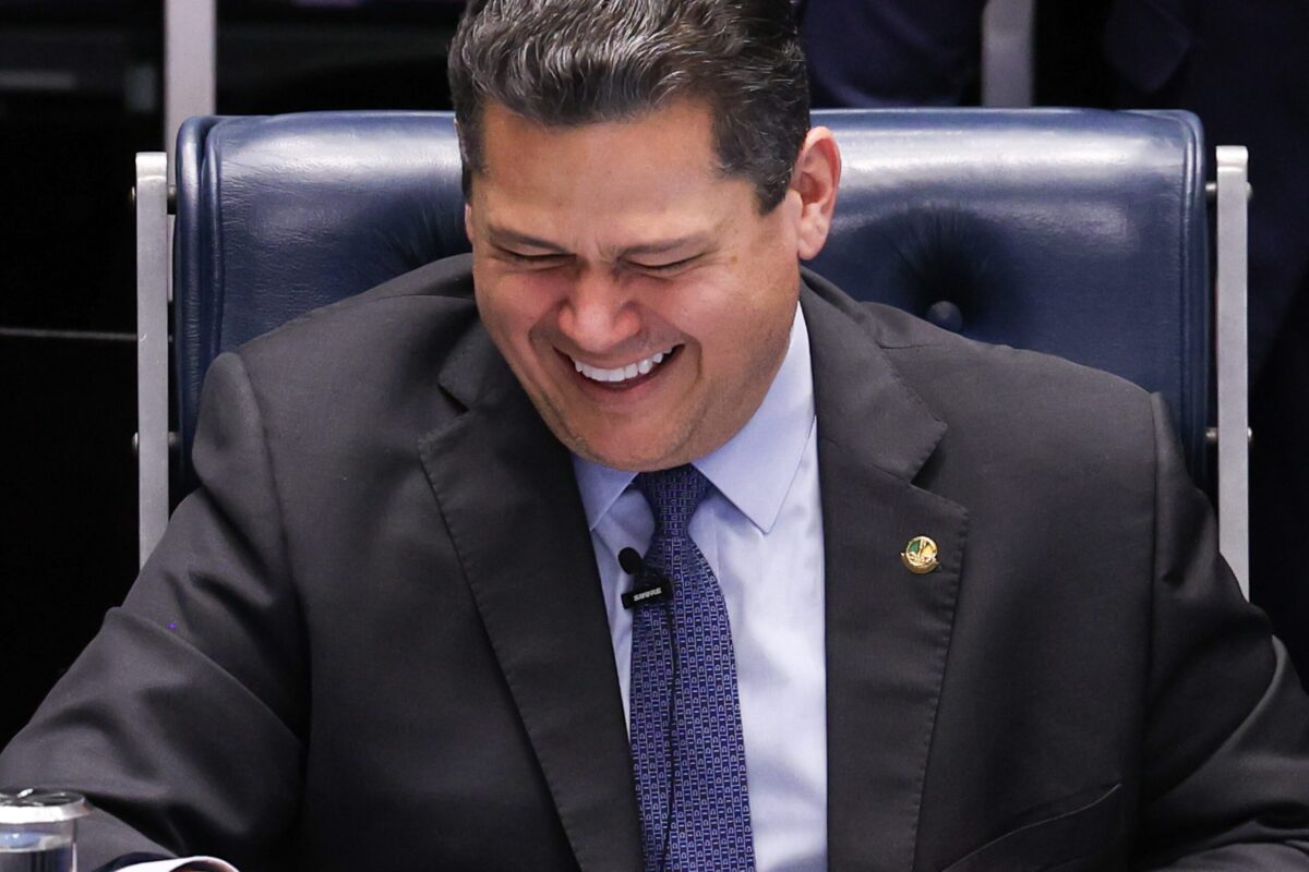 O Tribunal dos Presidentes: da espada ao Partido