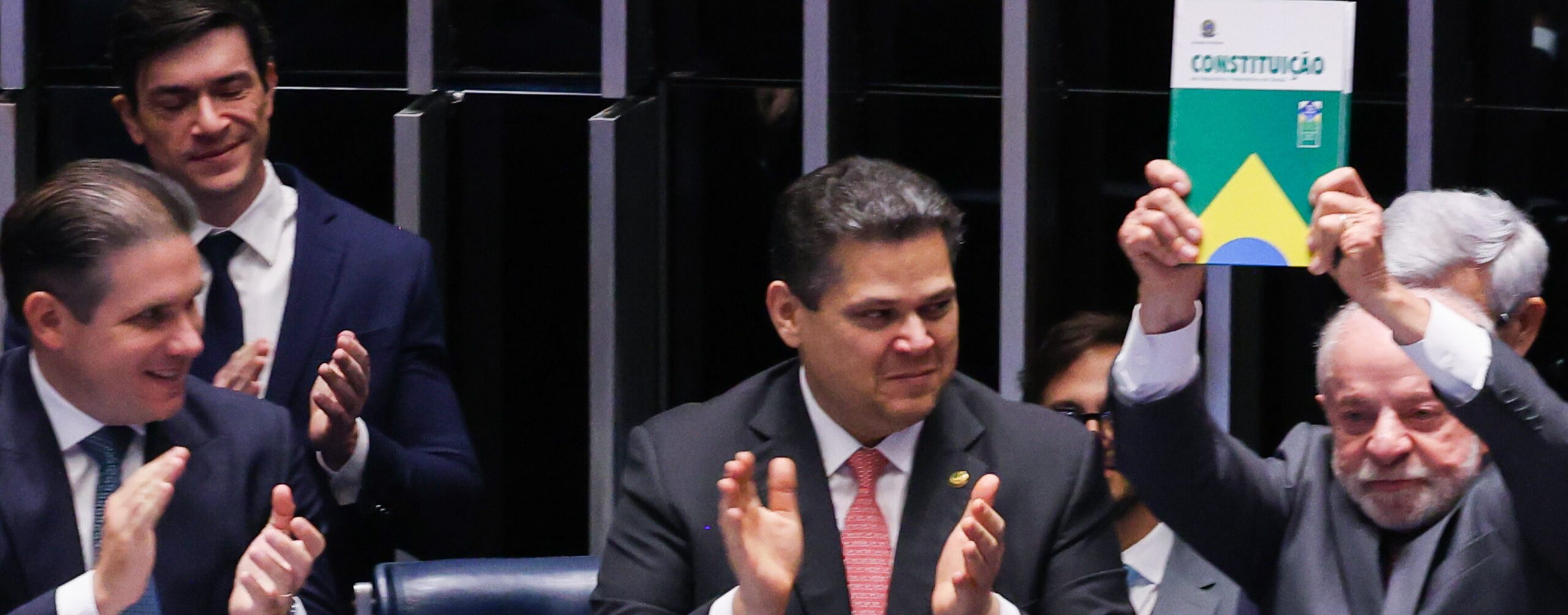 No momento, você está visualizando Fim da escala 6×1: conquista social e desafio de produtividade